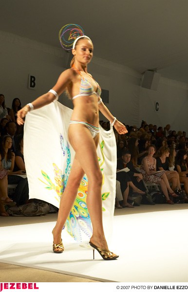 Illustration for article titled Gottex Spring/Summer '08 Show & Scene